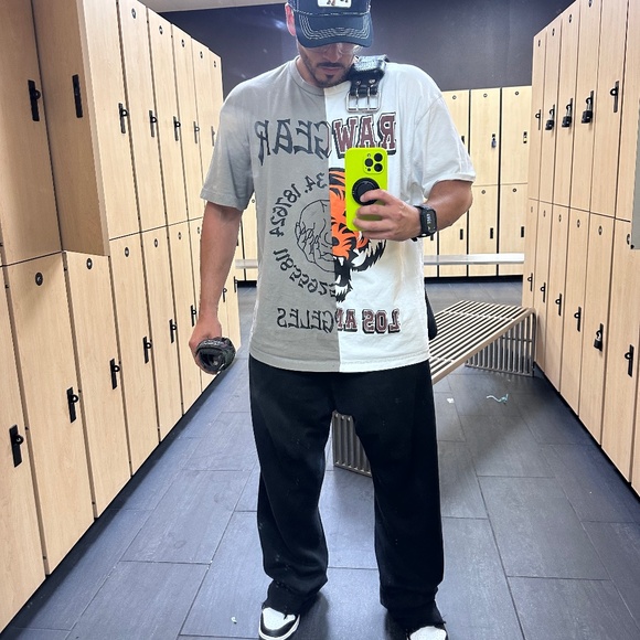 Meet your Posher, Javi - Picture 1 of 1